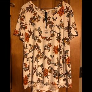 NWT Agnes & Dora V-neck Everyday Tee XL